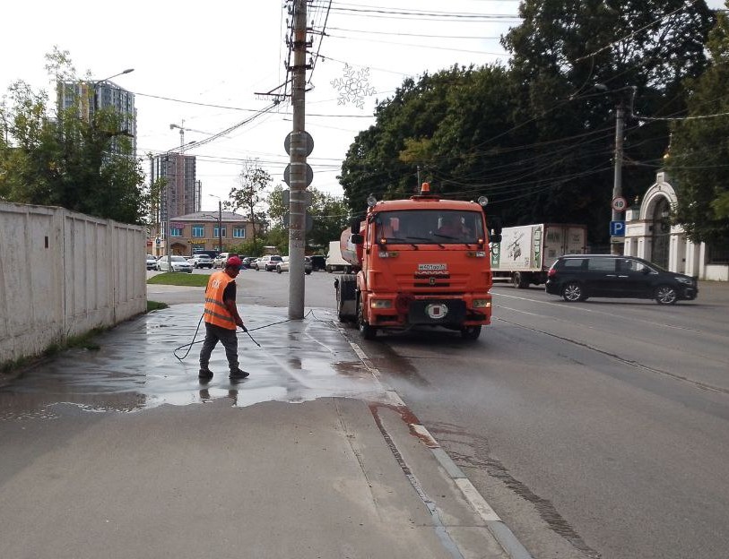 Уборка в городе.