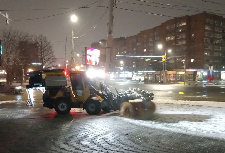 Уборка и благоустройство в городе.