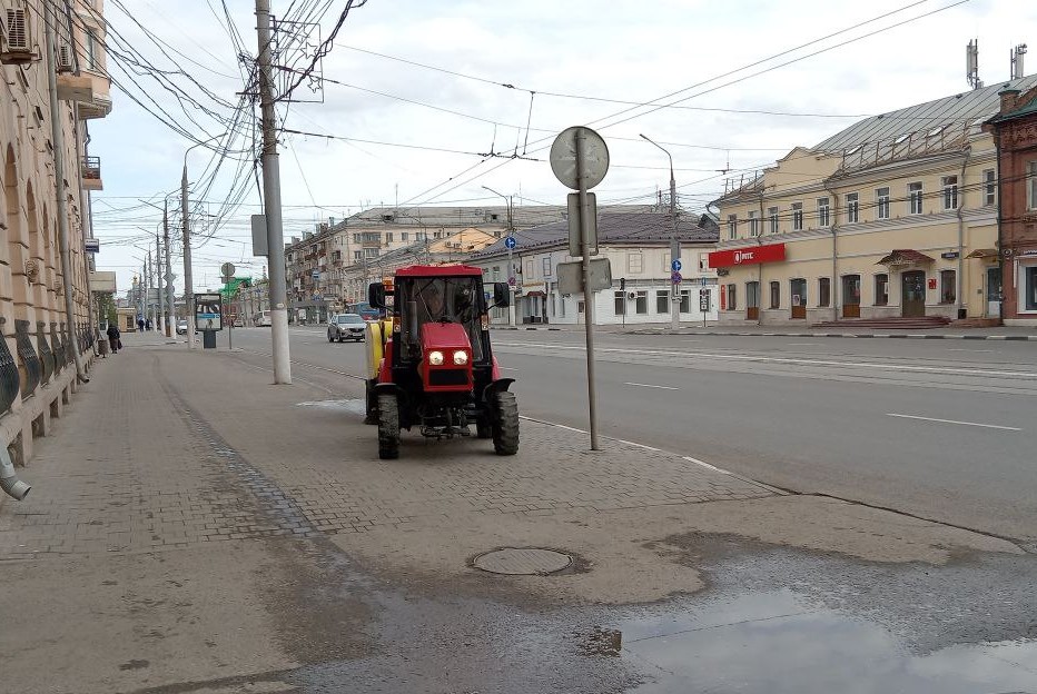 Уборка и благоустройство в городе.