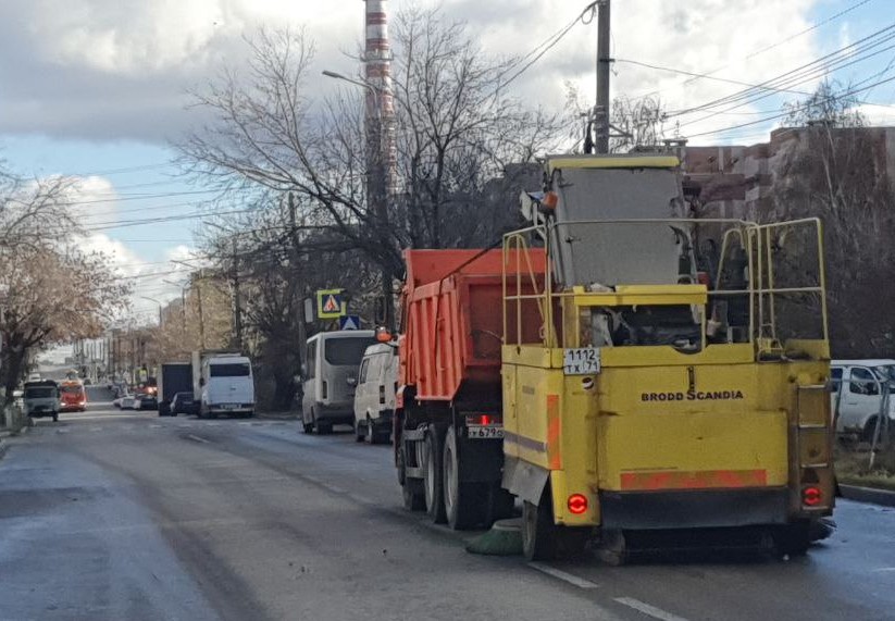 Уборка и благоустройство в городе.