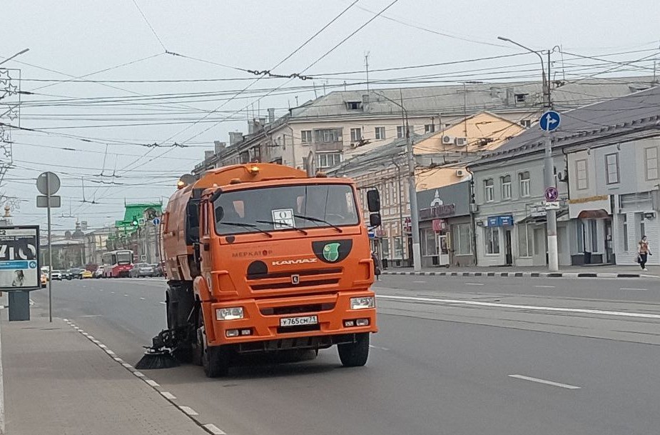 Уборка и благоустройство в городе.