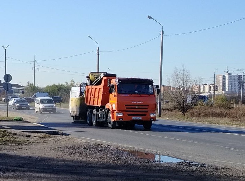 Уборка и благоустройство в городе.