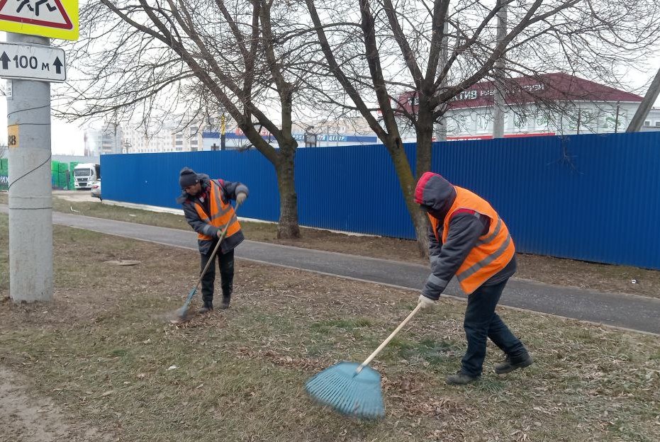 Уборка и благоустройство в городе.