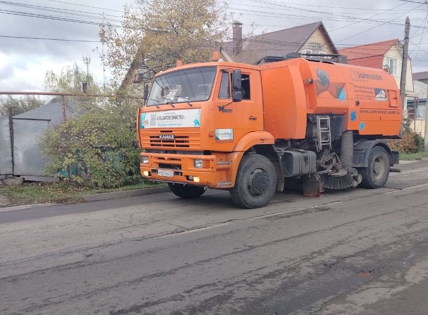 Уборка и благоустройство в городе.