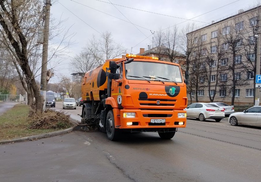 Уборка и благоустройство в городе.