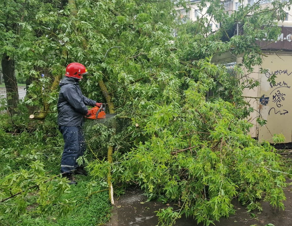 В Туле продолжается ликвидация последствий непогоды.