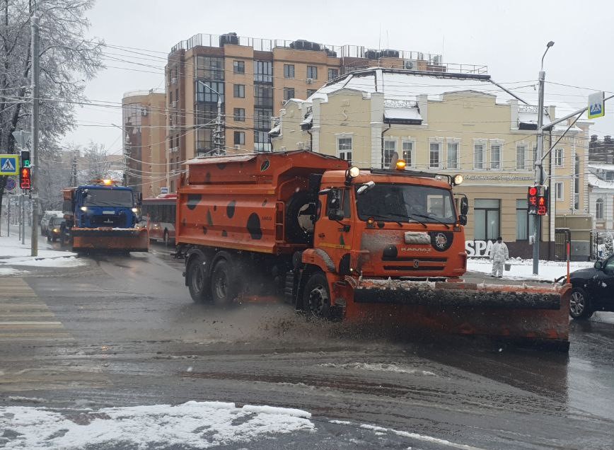 Уборка и благоустройство в городе.