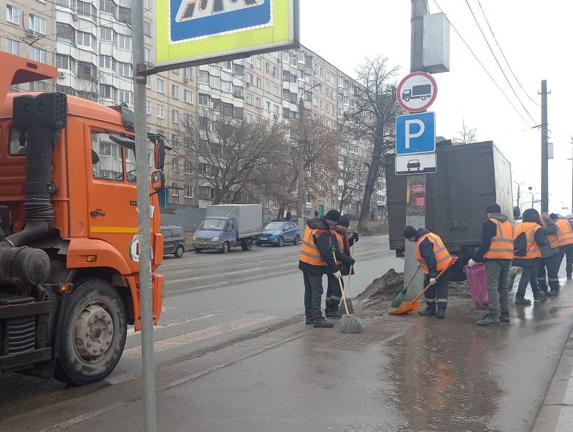 Уборка в городе.