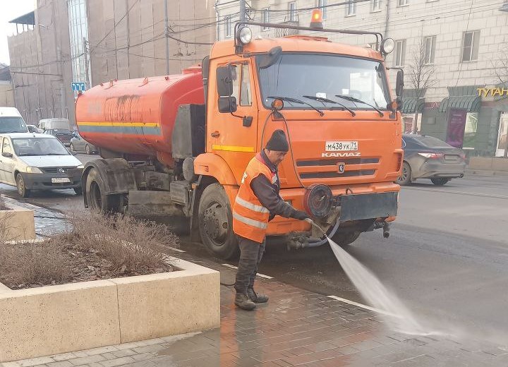 Уборка в городе.