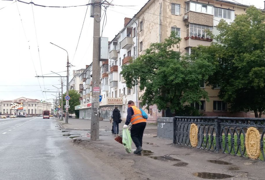 Уборка и благоустройство в городе.
