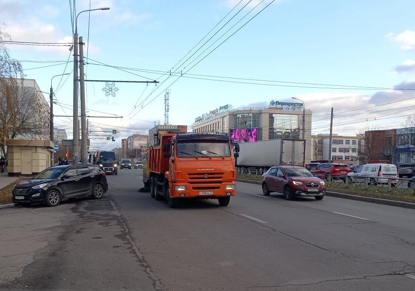 Уборка и благоустройство в городе.