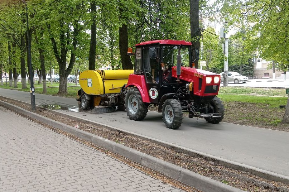 Уборка и благоустройство в городе.