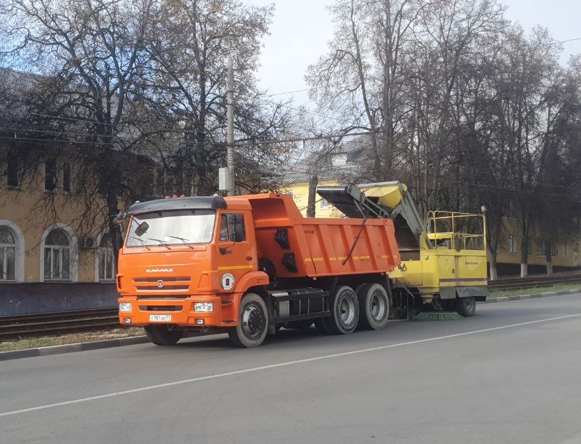 Уборка и благоустройство в городе.