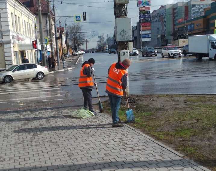 Уборка и благоустройство в городе.