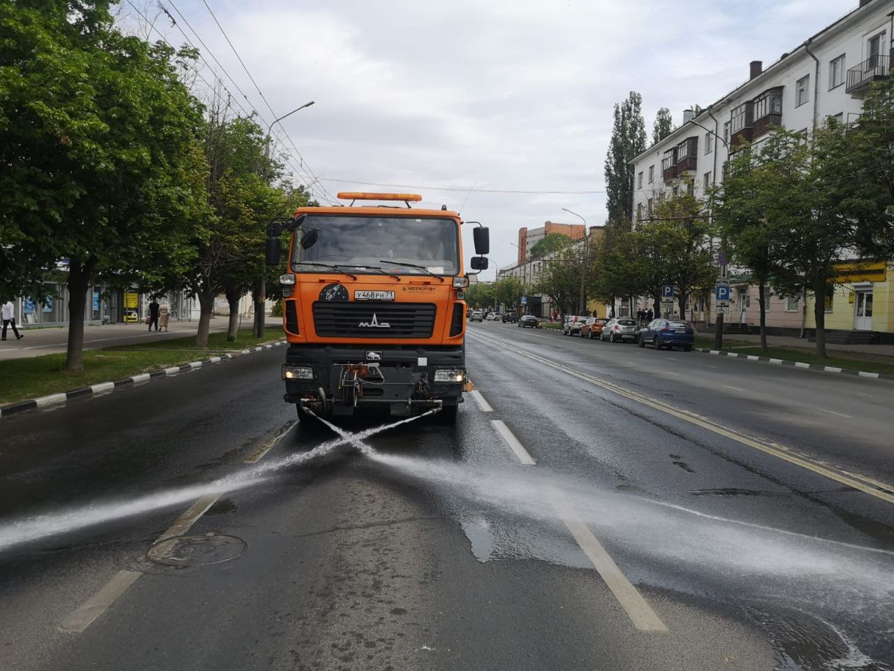 Уборка и благоустройство в городе.