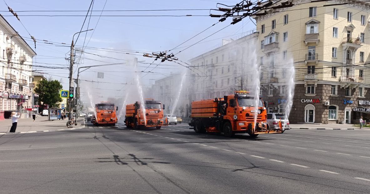 Уборка и благоустройство в городе.