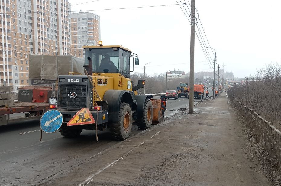 Уборка и благоустройство в городе.