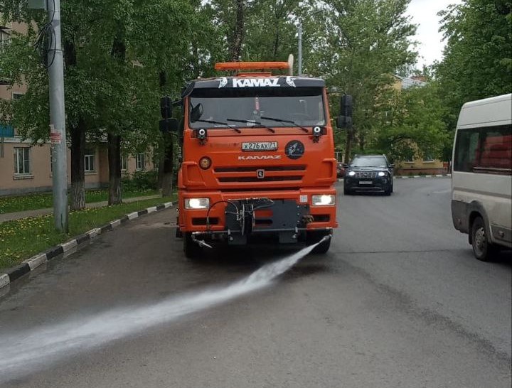 Уборка и благоустройство в городе.