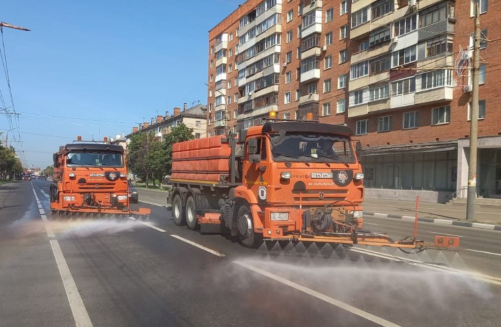 Уборка и благоустройство в городе.