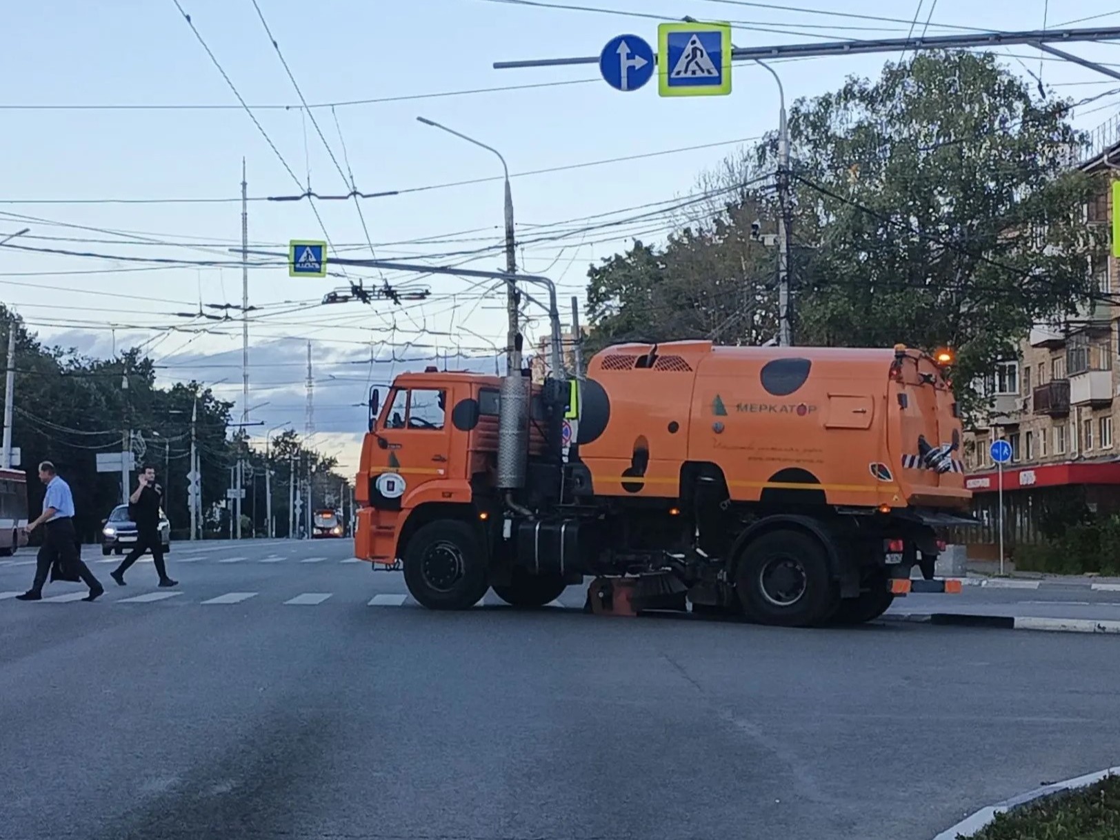 Уборка и благоустройство в городе.