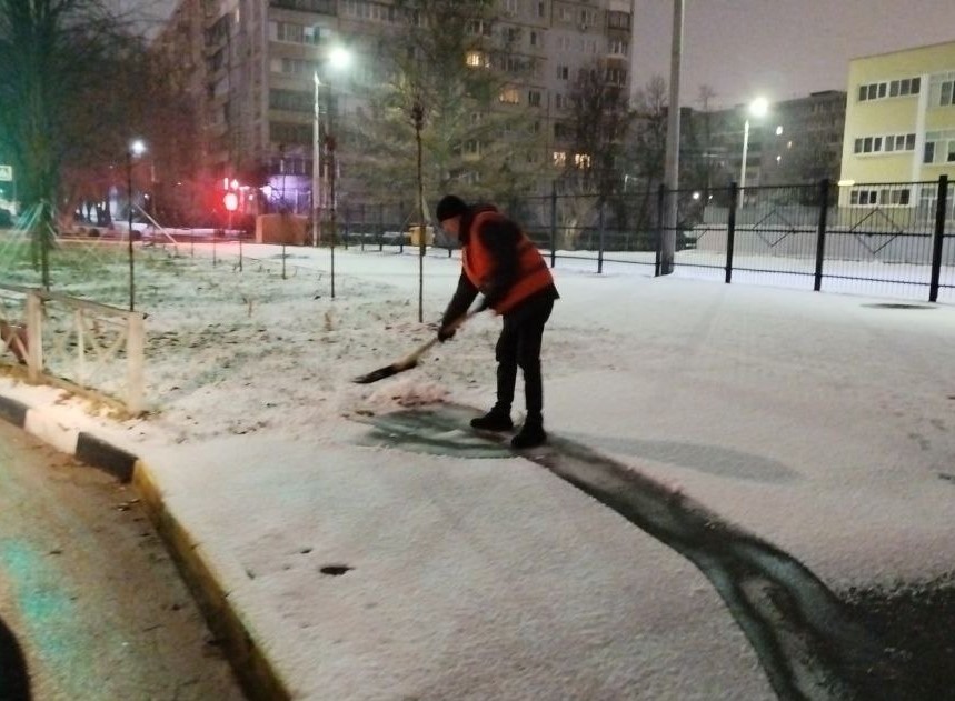 Уборка и благоустройство в городе.