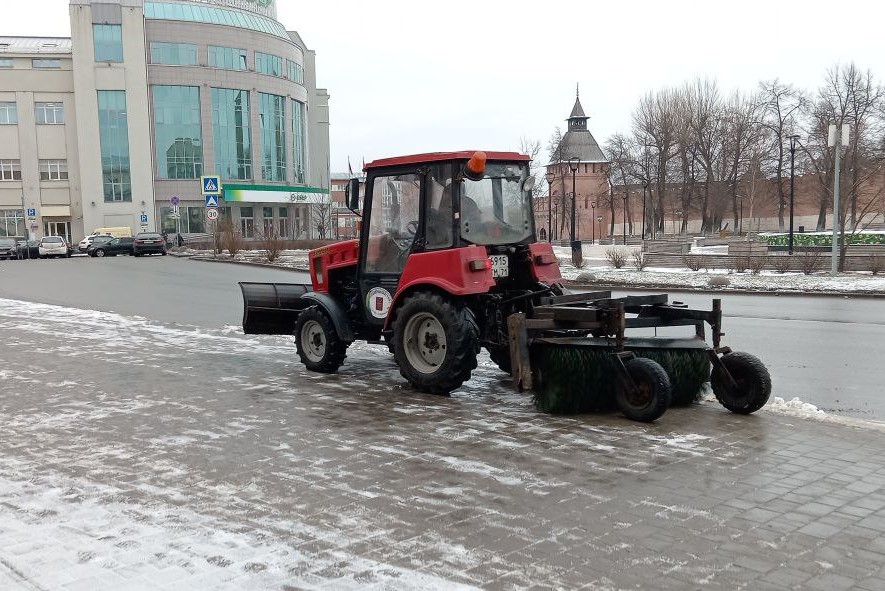 Уборка и благоустройство в городе.