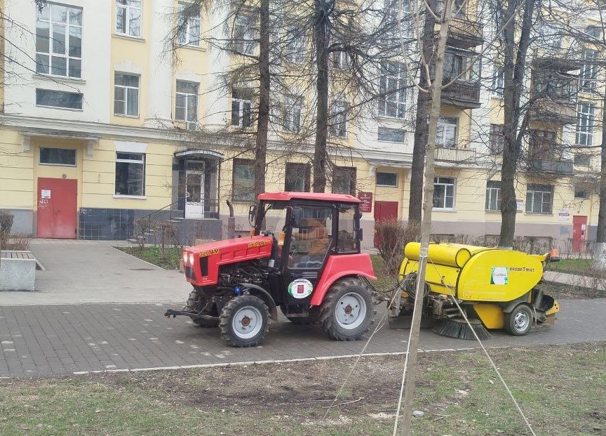 Уборка и благоустройство в городе.