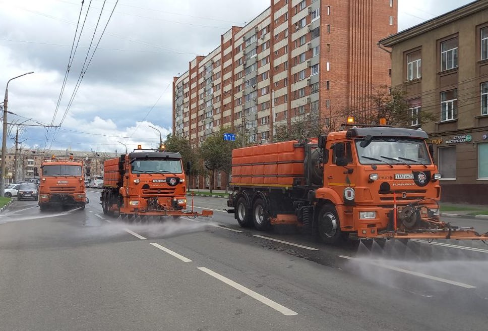 Уборка и благоустройство в городе.