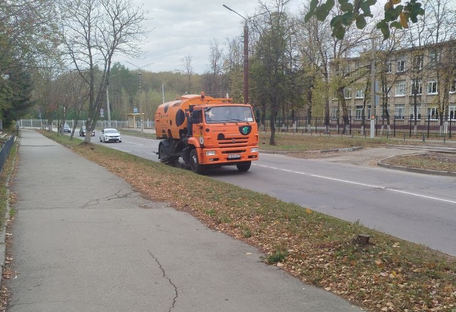 Уборка и благоустройство в городе.