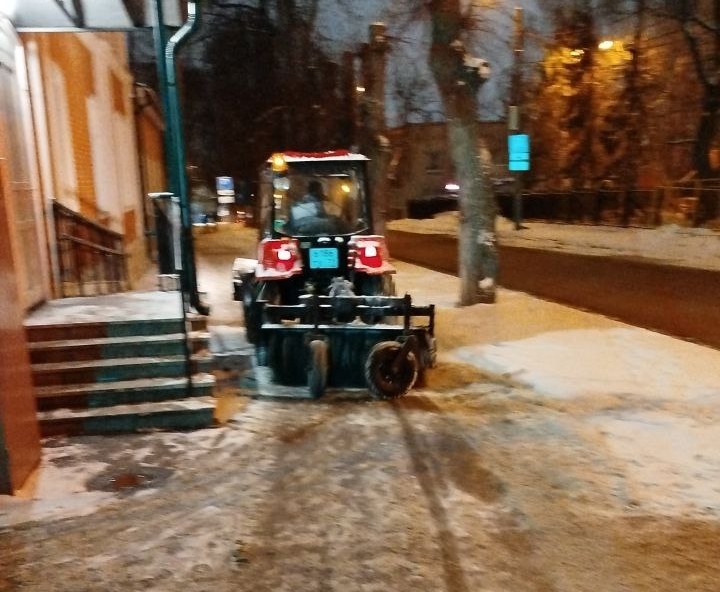 Уборка и благоустройство в городе.