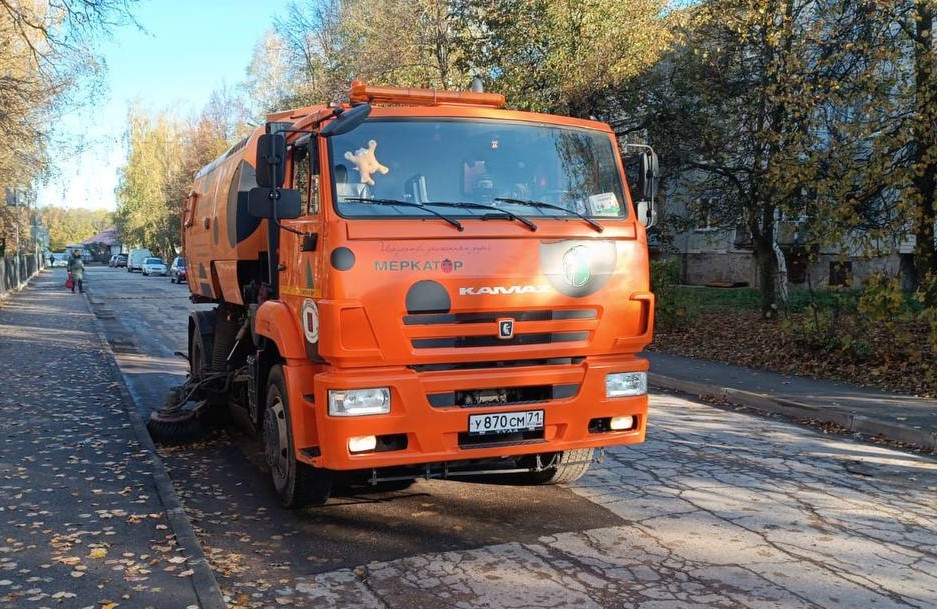 Уборка и благоустройство в городе.