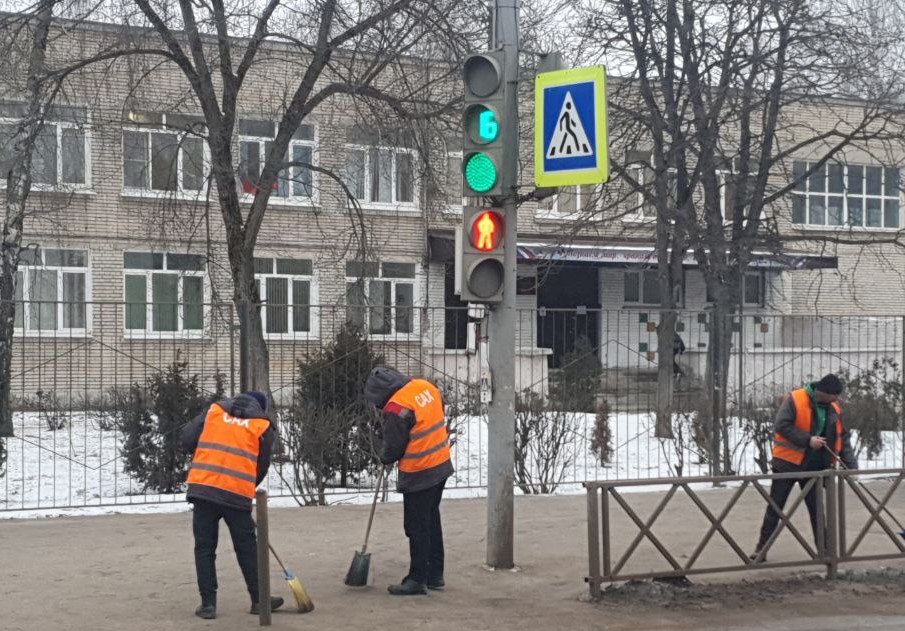 Уборка и благоустройство в городе.