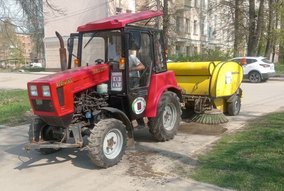 Уборка и благоустройство в городе.