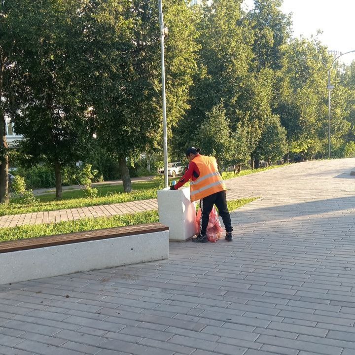 Уборка в городе.