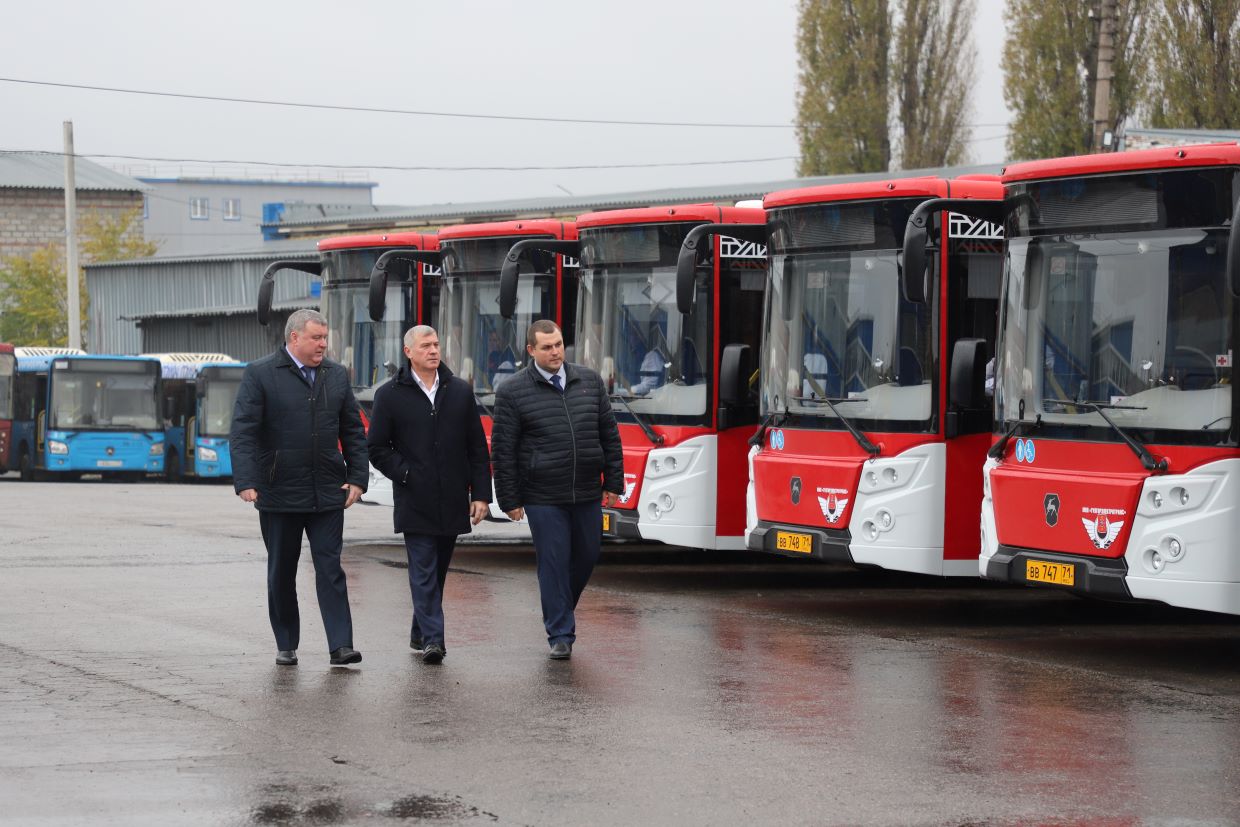 Илья Беспалов: Первые 15 новых автобусов выйдут на улицы города уже завтра.