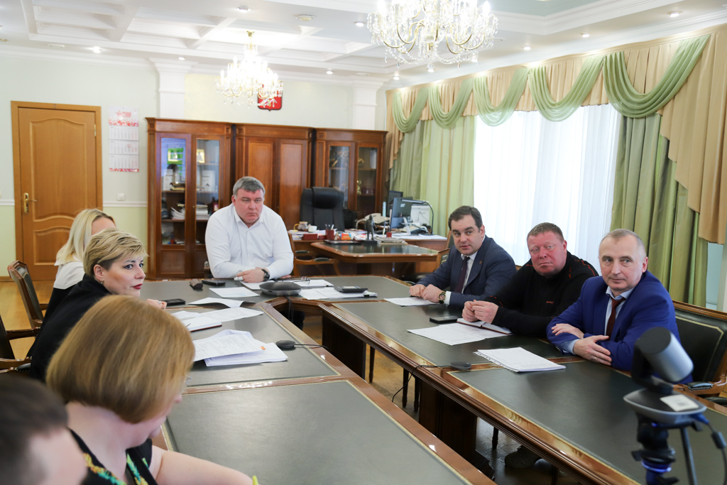 Илья Беспалов поручил держать на контроле начало работ по благоустройству.