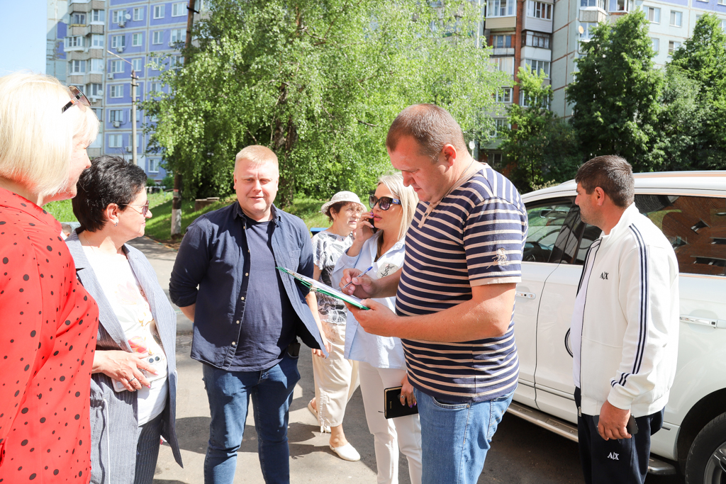 В Туле идут приемки работ по благоустройству дворов.