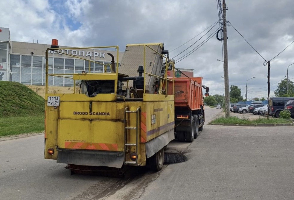 Уборка в городе.