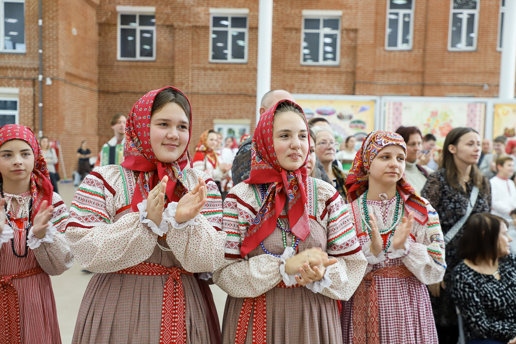 Илья Беспалов открыл Всероссийский фольклорно-этнографический фестиваль детского и юношеского творчества «В хороводе были мы».