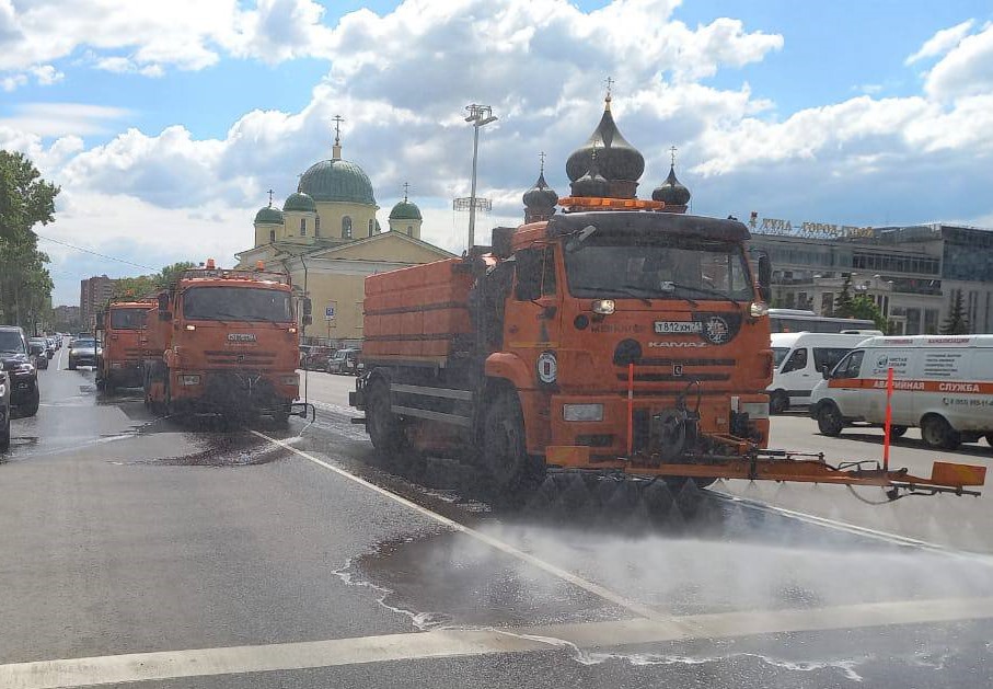 Уборка в городе.