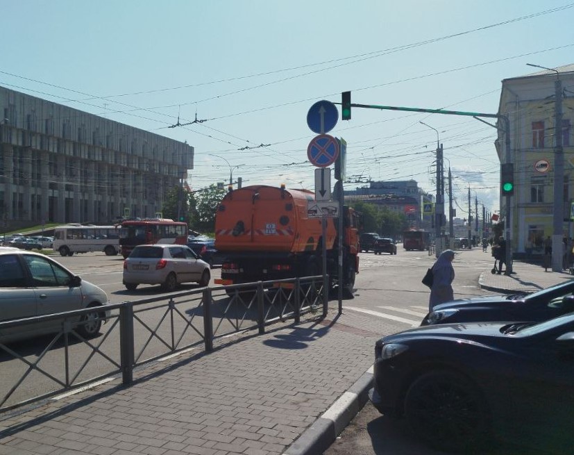 Уборка и благоустройство в городе.