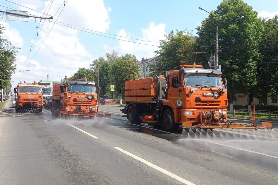 Уборка и благоустройство в городе.