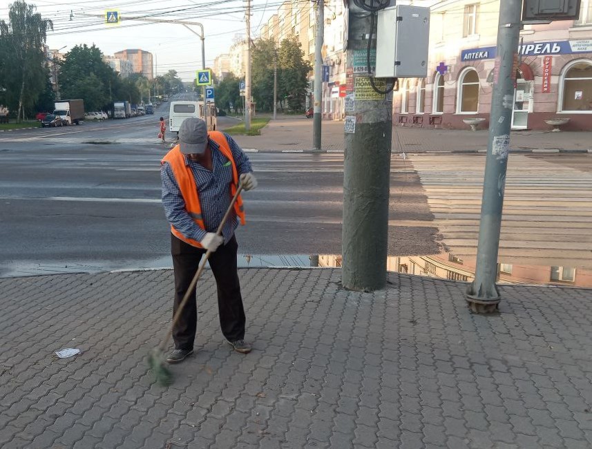 Уборка и благоустройство в городе.