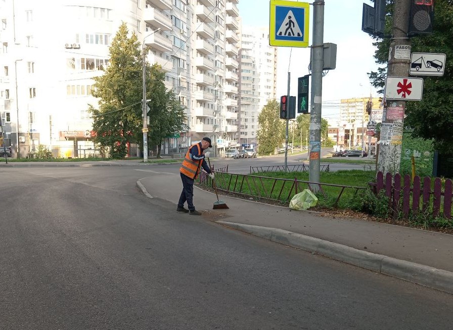 Уборка в городе.