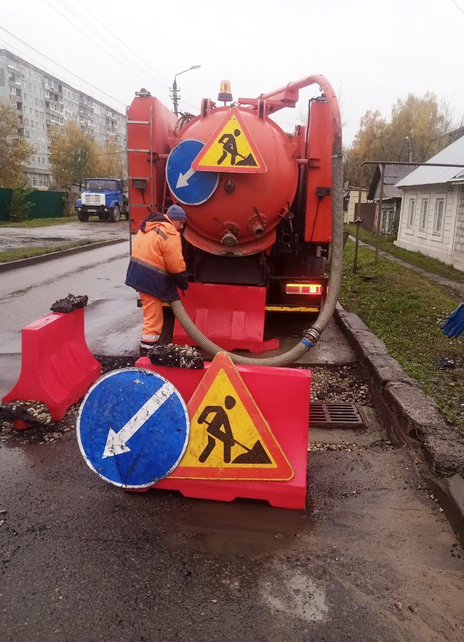 В Туле приводят в порядок ливневую канализацию.