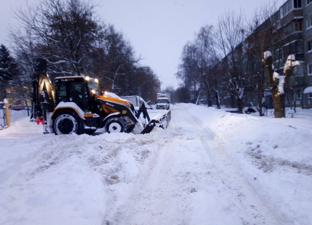 В связи ухудшением погодных условий спецтехника работает в усиленном режиме.