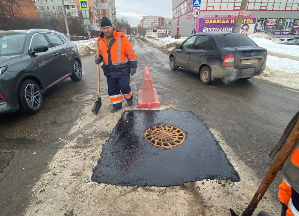 В Туле продолжается аварийно-восстановительный ремонт дорог.