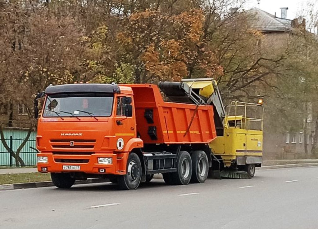 Уборка и благоустройство в городе.