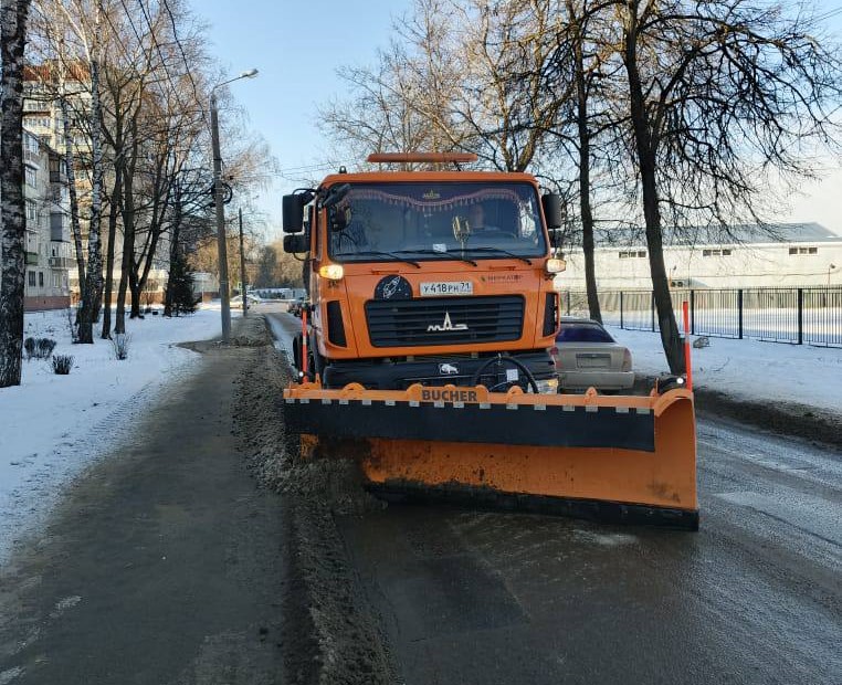 Уборка и благоустройство в городе.