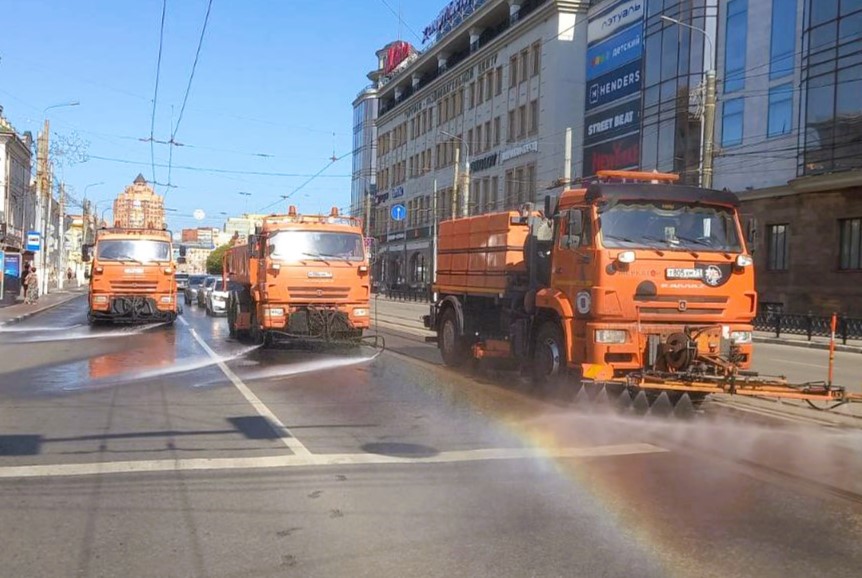 Уборка и благоустройство в городе.